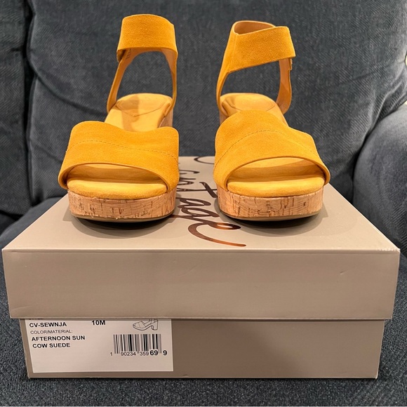 Crown Vintage Yellow Suede Platform Sandal Size 10 - Picture 4 of 6